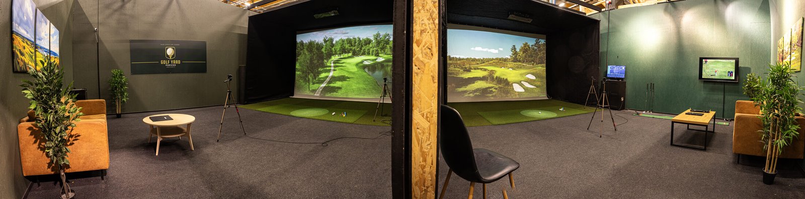 Golf Yard Porvoon kaksi simulaattoribaijaa